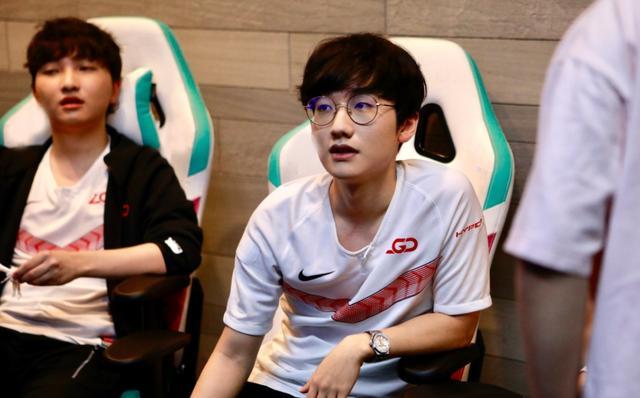 始终坚持其 始终坚持其